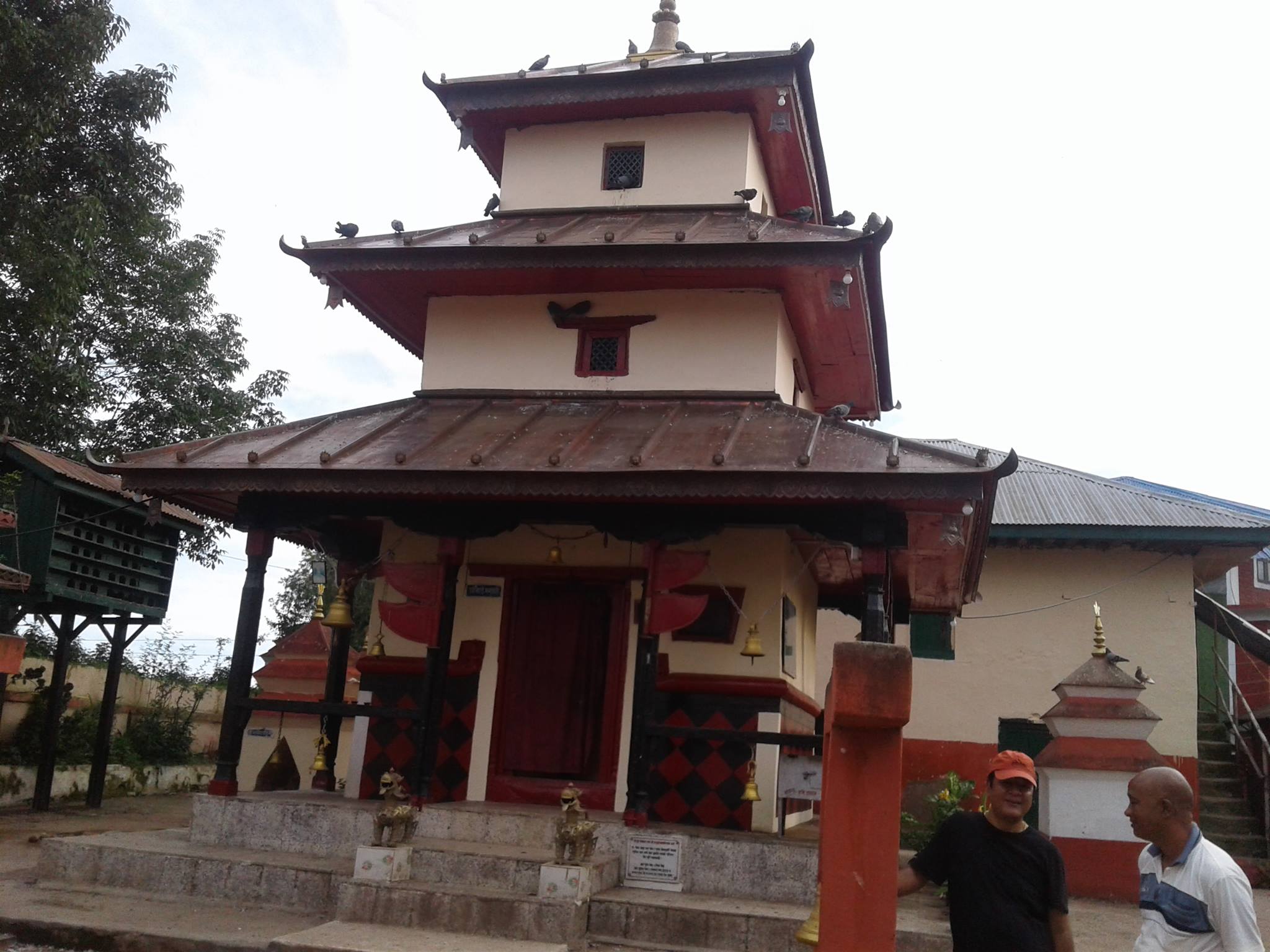 इतिहाँस बोकेको  दूई सय बर्ष पुरानो  निसान इलाम फर्कदै