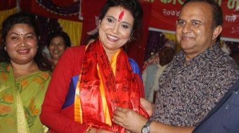 लोक गायिका कोमल ओली एमालेमा