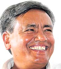 थोत्रो कम्युनिस्ट पार्टी बोकेर हिँडिरहेछौ