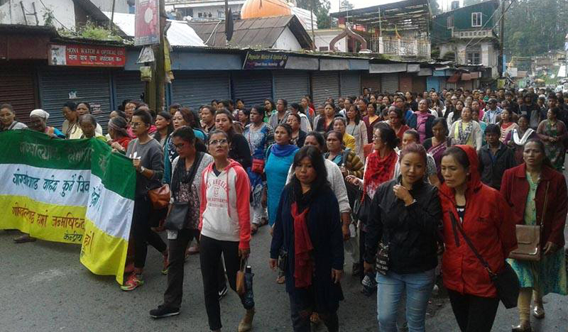 दार्जीलिङमा दशैंको ताक पारेर पार्टी खोल्ने फेसन