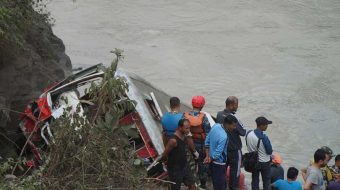 मृत्यु हुनेको संख्या ३१ पुग्यो, १३ जनाको सनाखत, घाइते भन्छन्,– ६४ यात्रु थिए