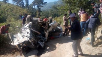 डा महतको चुनाव प्रचारमा प्रयोग भएको गाडीमा विस्फोट, ५ जना घाइते