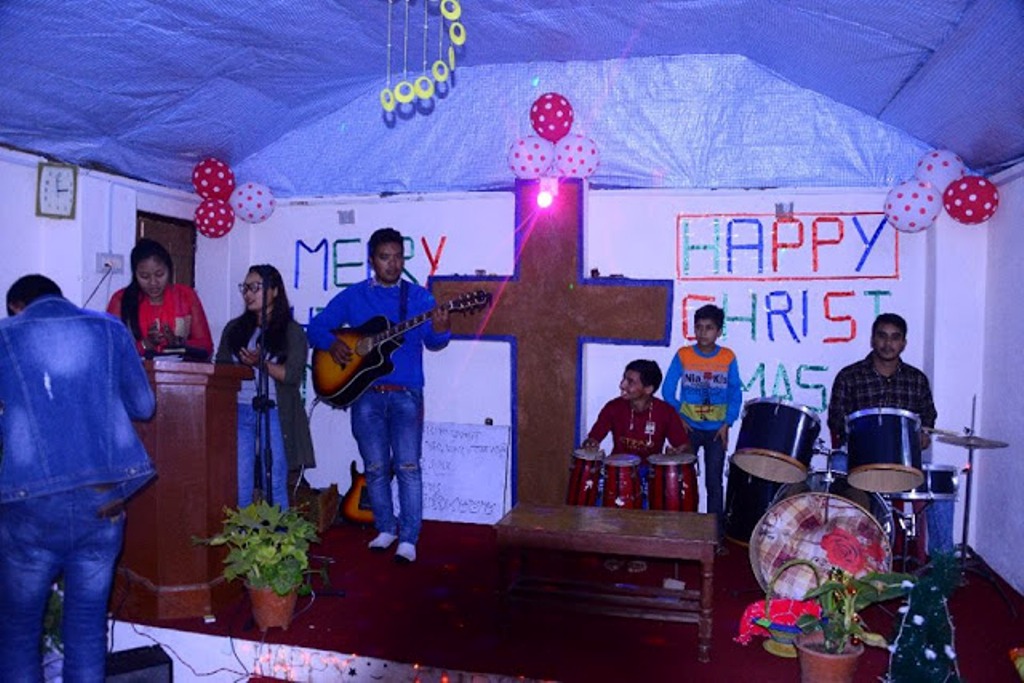 क्रिसमसको अवसरमा साङरूम्वामा जेष्ठ नागरिक सम्मानित