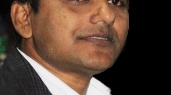 सोह्र डाक्टरको काम एक्लै भ्याउदै प्रभु शाह
