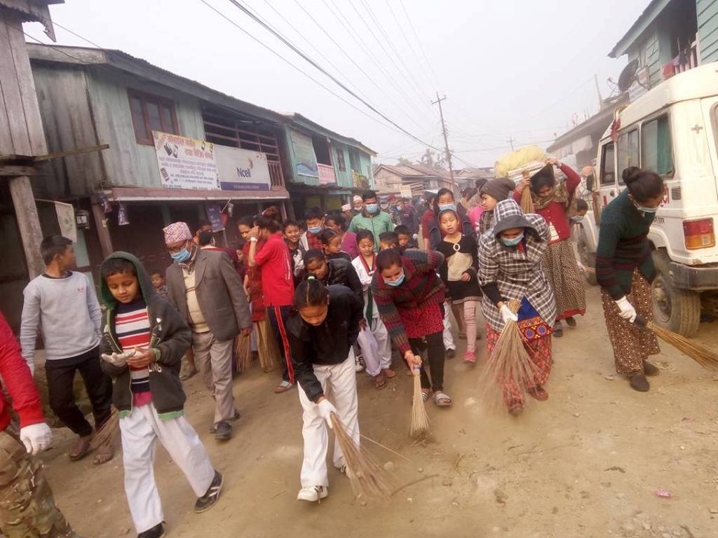 शसस्त्र प्रहरीको अगुवाइमा माइ नगरमा फाल्गुनभरी सरसफाइ महिना