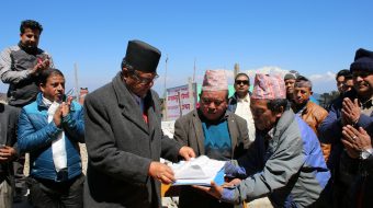 सन्दकपुरको विकासका लागि पूर्वप्रधानमन्त्री खनालसँग माग