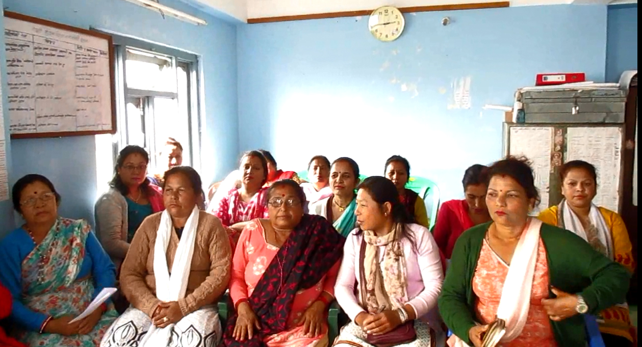 इलाम नगरपालिकाप्रति आक्रोश : महिला बच्चा जन्माउने मेसिन होइनन्
