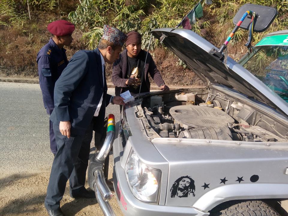 चालकको स्वास्थ्य परिक्षण सहितको चेकजाँच मेची राजमार्गमा सम्पन्न