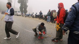 चैत्र १५ भित्र मेची राजमार्गकाे संरचना हटाउने सहमती