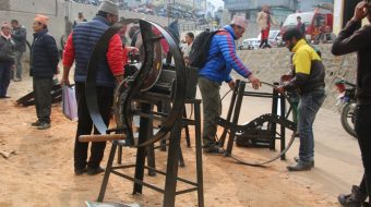 अनुदानमा किसानलाई च्यापकटर मेशिन वितरण