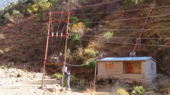 लघु जलविद्युत उपभोक्तालाई पाउनुभन्दा धाउनु सास्ती