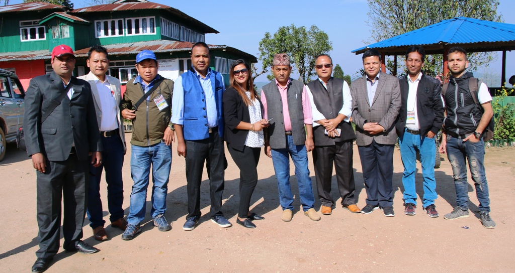अन्तुमा एक नम्बर प्रदेशभरका पत्रकारहरुको भेला , पुर्व प्रधानमन्त्री खनालले उद्घाटन गर्दै