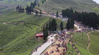 नयाँ बर्षको पहिलो दिन : इलाममा पर्यटक खचाखच