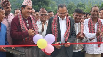 पुर्व प्रधानमन्त्री खनालले गरे इलाम र झापा जोडने सानो नेते खोलामा पुल उद्धघाटन