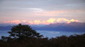 हिमाल नियाल्न सन्दकपुर पुग्ने पर्यटकको संख्या बढ्दै