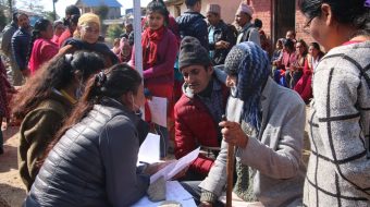 आयुर्वेद शिविरमा आठ सय बढीको उपचार