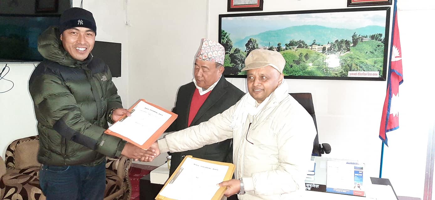 इलाम नगरपालिकामा साना सिंचाई कार्यक्रम सञ्चालन गर्न समझदारी पत्रमा हस्ताक्षर