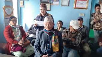 वडा विभाजनको माग गर्दै माङसेबुङ ३ का बासिन्दा