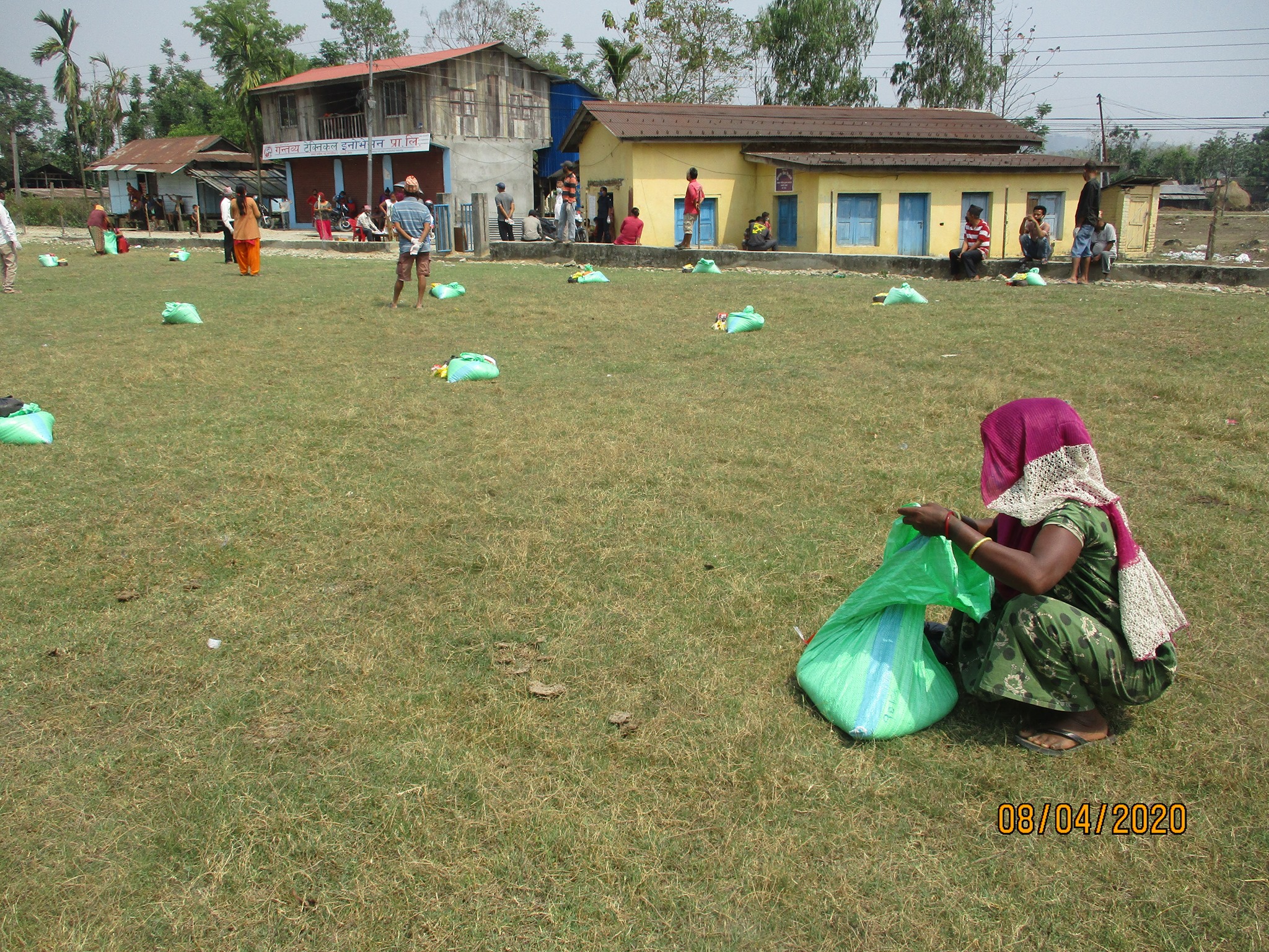 माई नगरपालिकामा बिपन्न र अपाङ्गता परिबारलाई राहात बाड्न शुरु