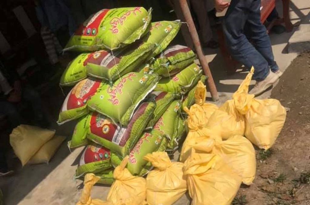 देउमाईमा २६८ परिवारलाई राहत वितरण