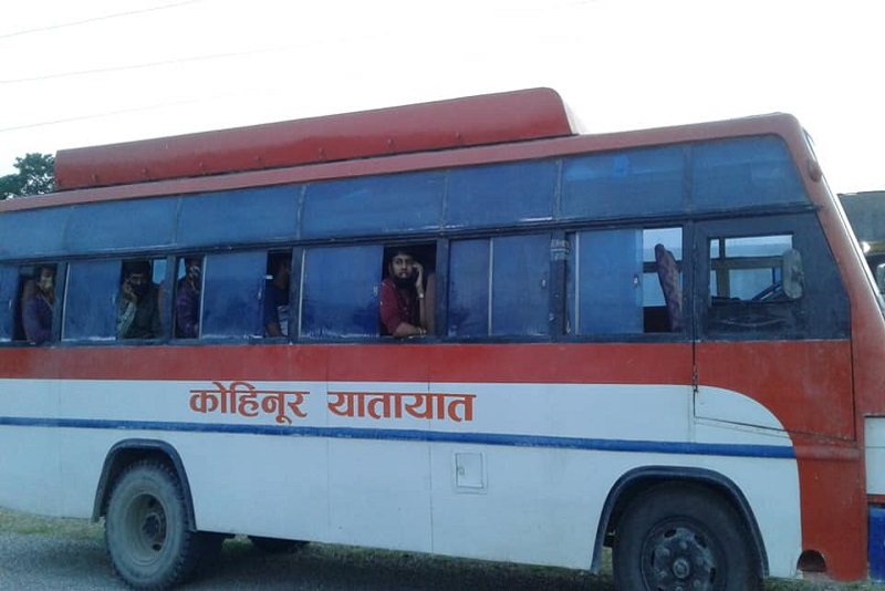 एम्बुलेन्समा अटेनन् कोरोना संक्रमित, कचनकवलले बस भाडामा लियो