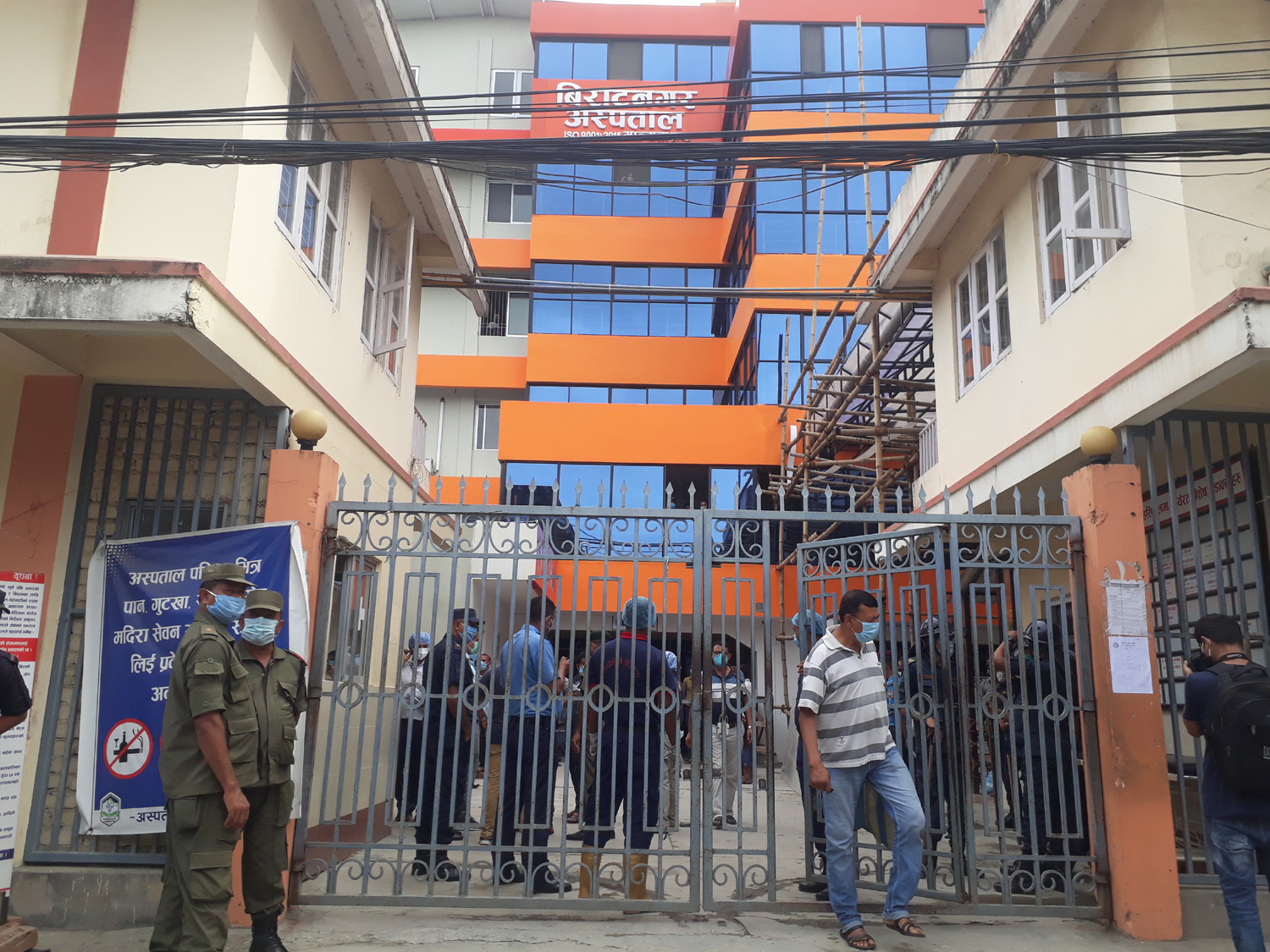 संक्रमित व्यक्ति चिकित्सक रहेको खुलेपछि विराट नर्सिङ होम शिल