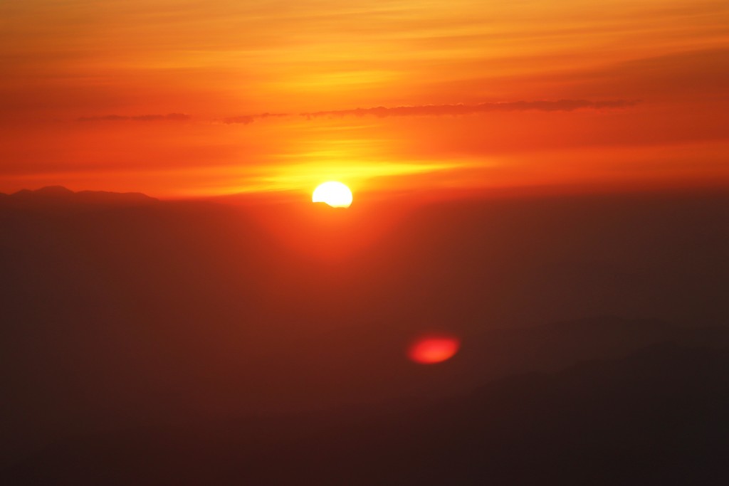आहा ! सन्दकपुरबाट देखिएको सुर्योदय ( फोटो फिचर)