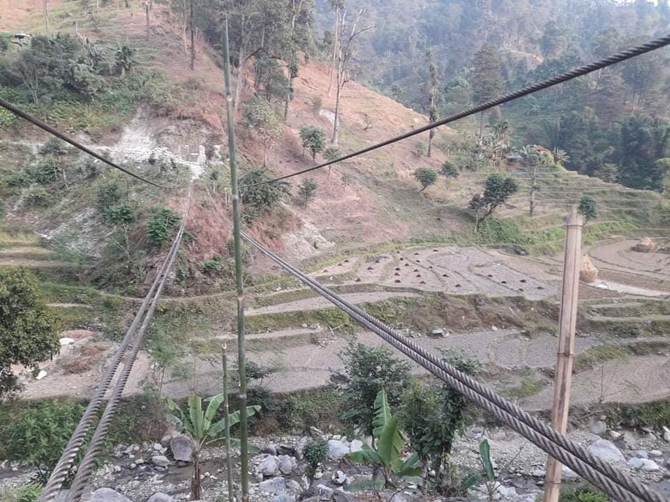लोदिया खोलामा झोलुङ्गे पुलको निर्माण अन्तिम चरणमा