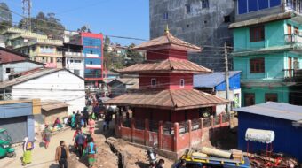 इलाम चोक बजारको भिमसेनस्थान मन्दिरमा तामाको छानो (फोटो फिचर)