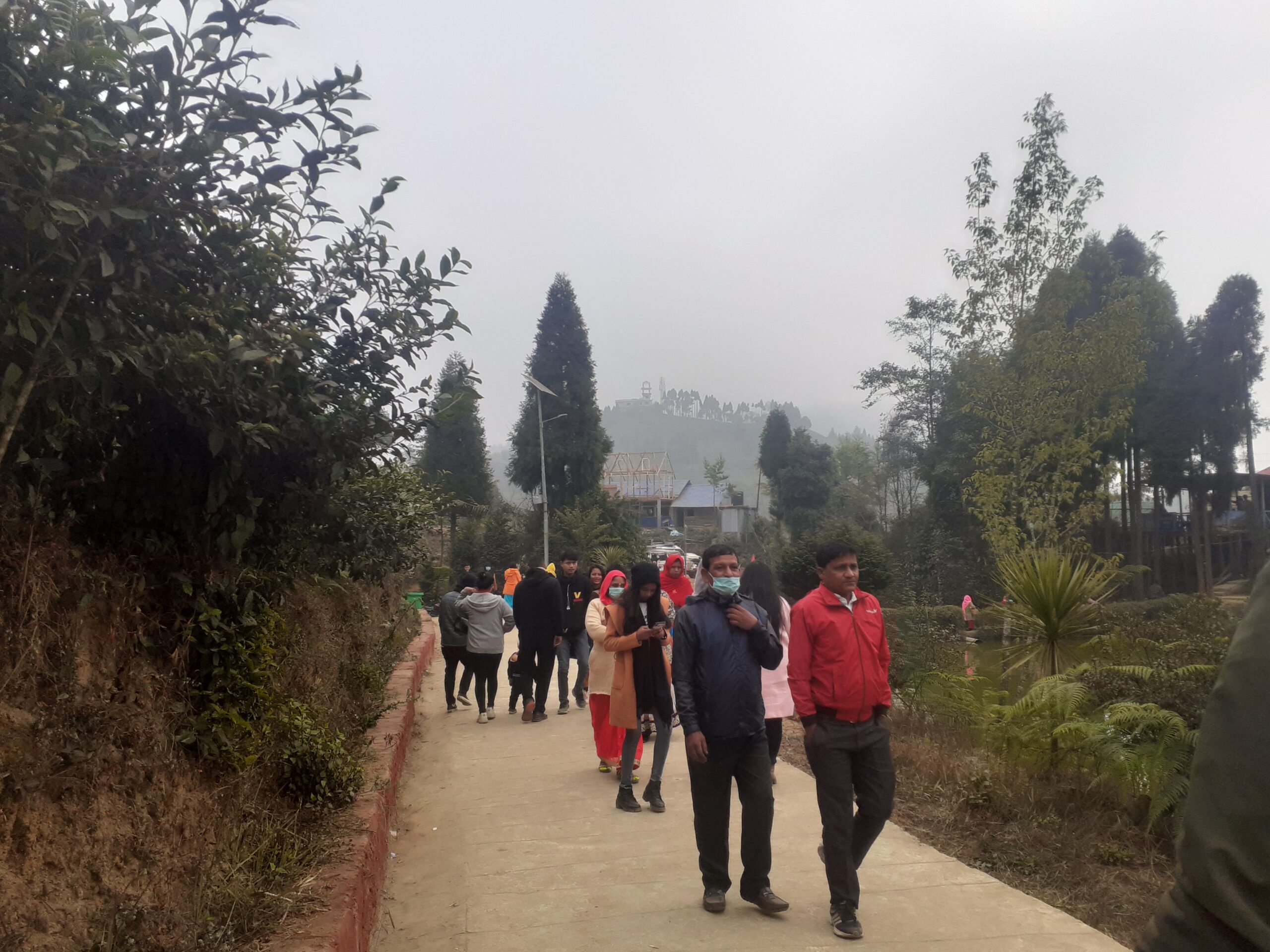 अन्तुमा घुम्न आउने पर्यटकको संख्या बढ्दै (फोटो फिचर)