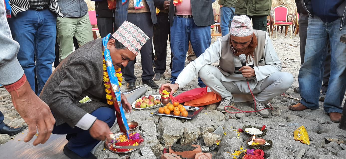 इलाममा बहुतले पार्किङ्ग र सिनेमा हलसहितको भवन निर्माण शुरु