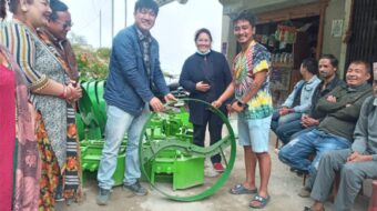सुर्योदय नगरपालिका १० का किसानलाई कृषि औजार वितरण