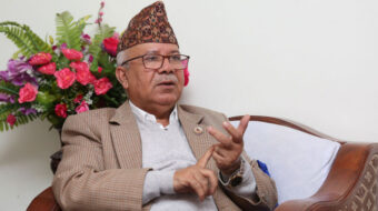 झलनाथ खनालको उपचारमा यथेष्ठ ध्यान दिन माधव नेपालको आग्रह