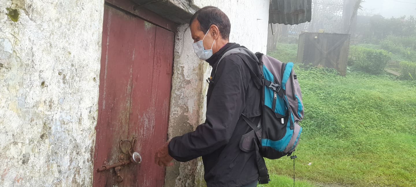 सुधार गर्ने निर्देशन सहित खोलियो कन्याम चिया बगानको बिषादी भण्डारण कक्षको सिल