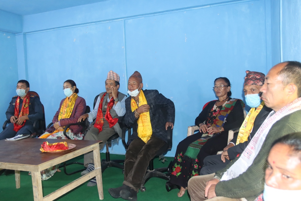 प्रदेशका योजनाको कामबारे स्थानीय जनप्रनिधि र मतदातासँग प्रदेश सासंद खिनु लङ्वाको अन्तरक्रिया