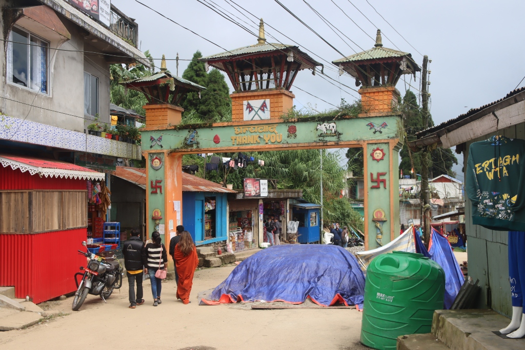 नाका खुलाउने सरकारी निर्णय औपचारिकता पाउन नसक्दा सुनसान इलामका सीमा बजार (फोटो फिचर )