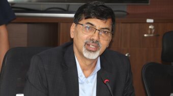 श्रमिकलाई काममा लगाएपछि उचित ज्याला दिनुहोस् : अर्थमन्त्री शर्मा