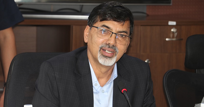 श्रमिकलाई काममा लगाएपछि उचित ज्याला दिनुहोस् : अर्थमन्त्री शर्मा