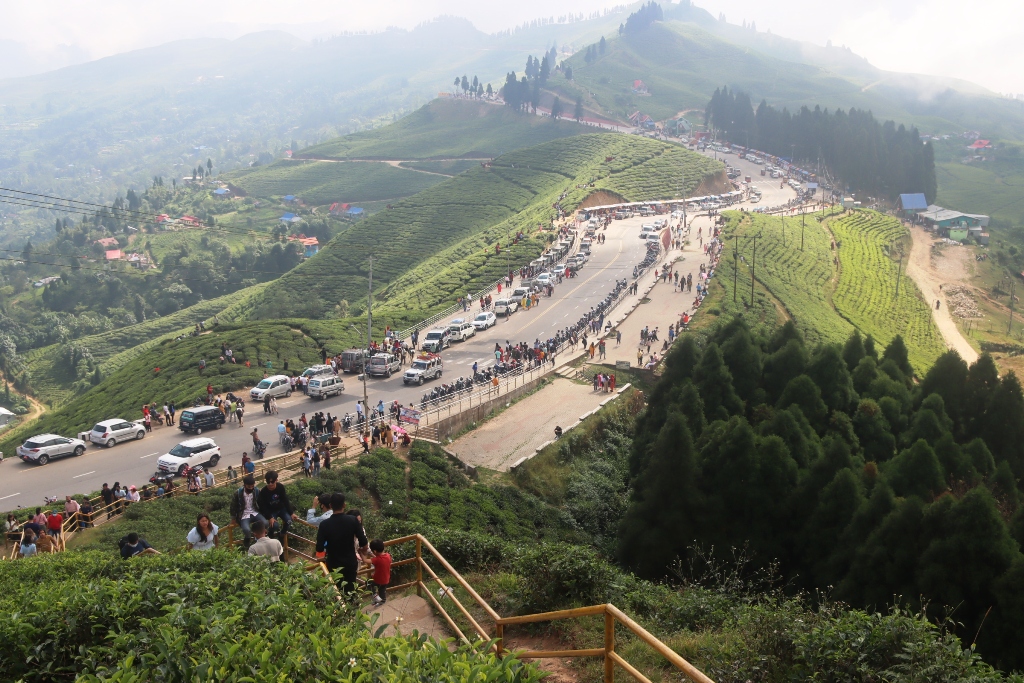 टिकाको भोलिपल्ट कन्याममा पर्यटकको भिड (फोटो फिचर )