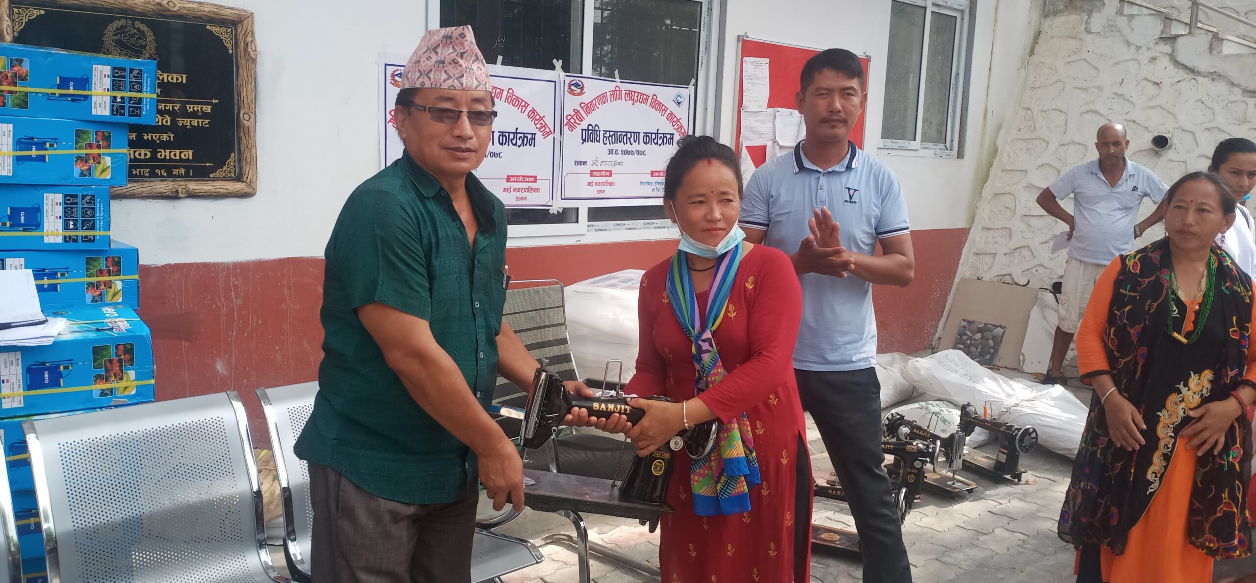 माई नगरपालिकामा लघु उद्यम कार्यक्रममा सहभागीलाई प्रविधि हस्तान्तरण