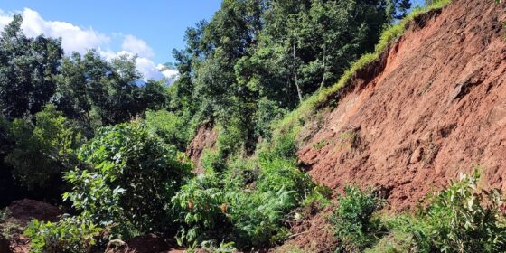 मैयू खोलाको पुलमा क्षति हुँदा माईजोगमाईको जनजिवन प्रभावित