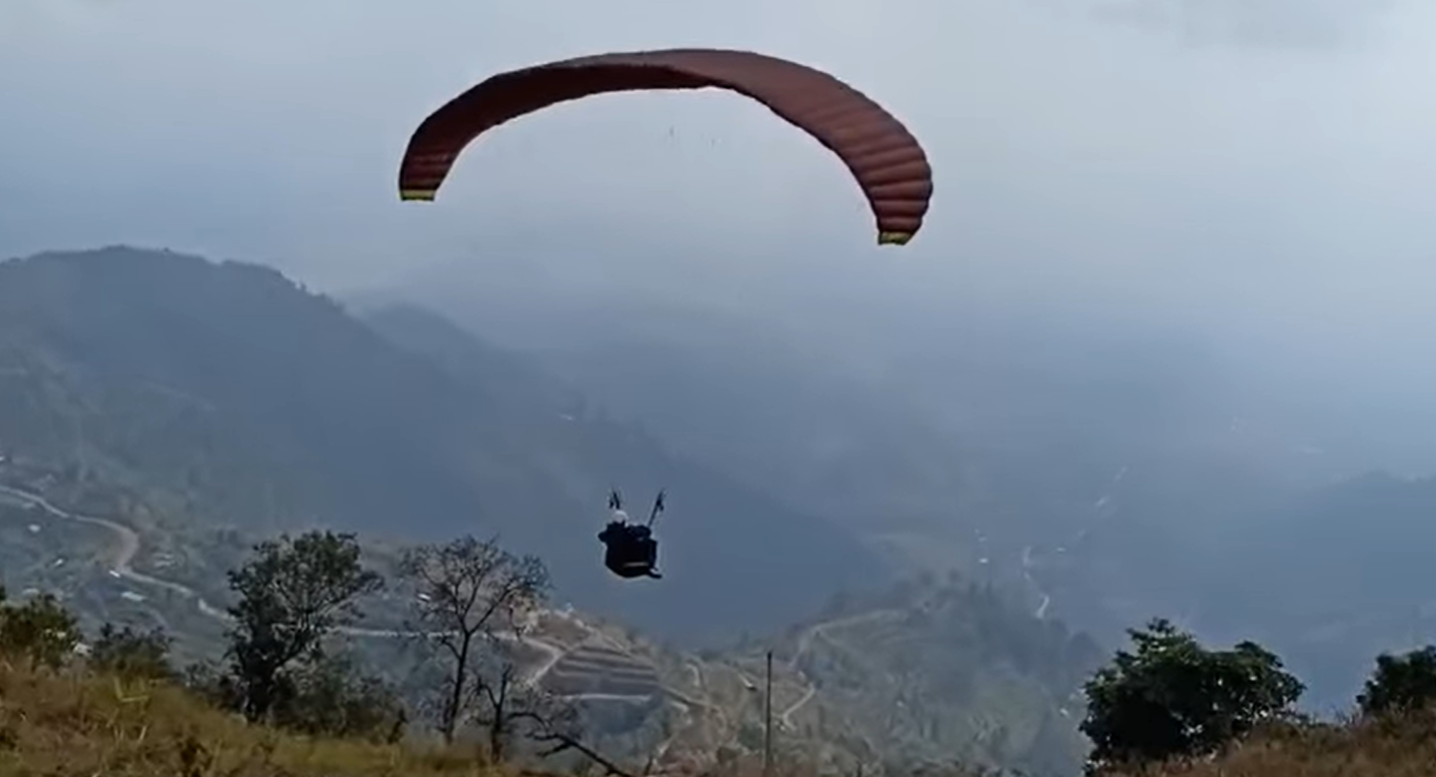 करसोङ पदमार्गमा प्याराग्लाइडिङ्ग उडान परिक्षण सफल 