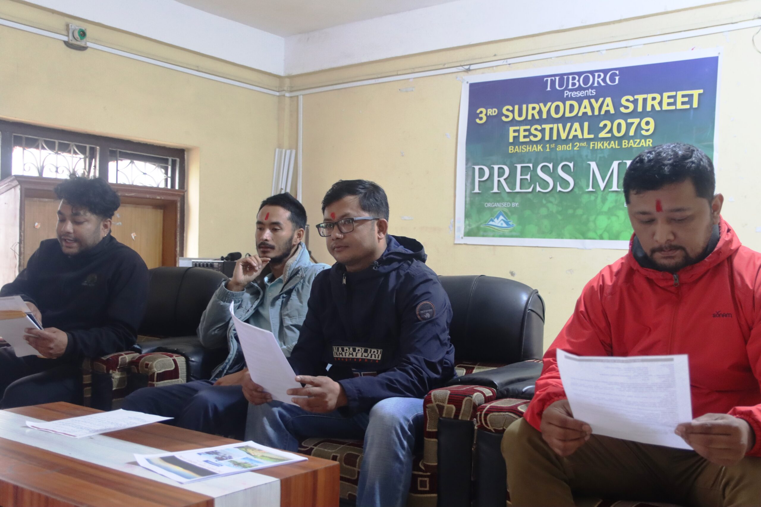 कोरोनाबाट थलिएको पर्यटन व्यवसाय उठाउन  सूर्योदय नगरका युवाहरुको अभियान