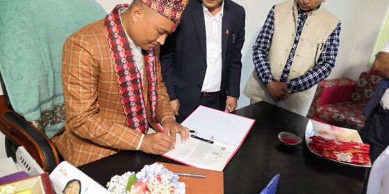 राेङ गाउपालिकामा जनप्रतिनिधिको  पदभार ग्रहण[फाटाे फिचर ]