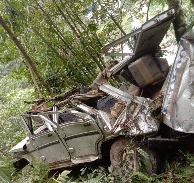 इलामकाे मिलगाेलाईमा दुर्घटना हुँदा ११ जना घाइते ४ काे अवस्था गम्भीर