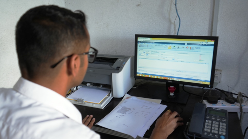 प्रविधिमैत्री गाउँपालिका बन्दै इलामको रोङ (फोटो फिचर)