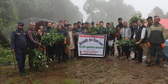 निजामति दिवसको अवसरमा सन्दकपुरको टप्पुमा वृक्षारोपण