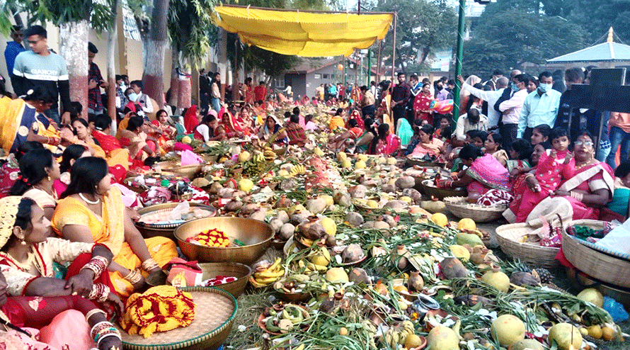 छठ पर्वको दोस्रो दिन आज खरना मनाइँदै, मधेशमा छठको तयारी तीव्र