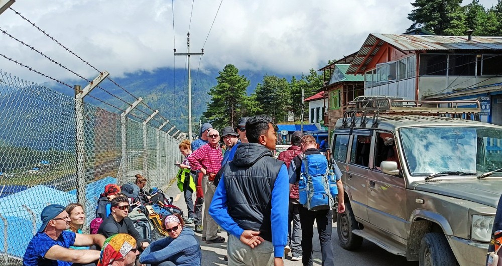 पर्यटकमाथि यातायात व्यवसायीको बम्हलुट, ६० किलोमिटर दूरीको भाडा प्रतियात्रु १० हजार
