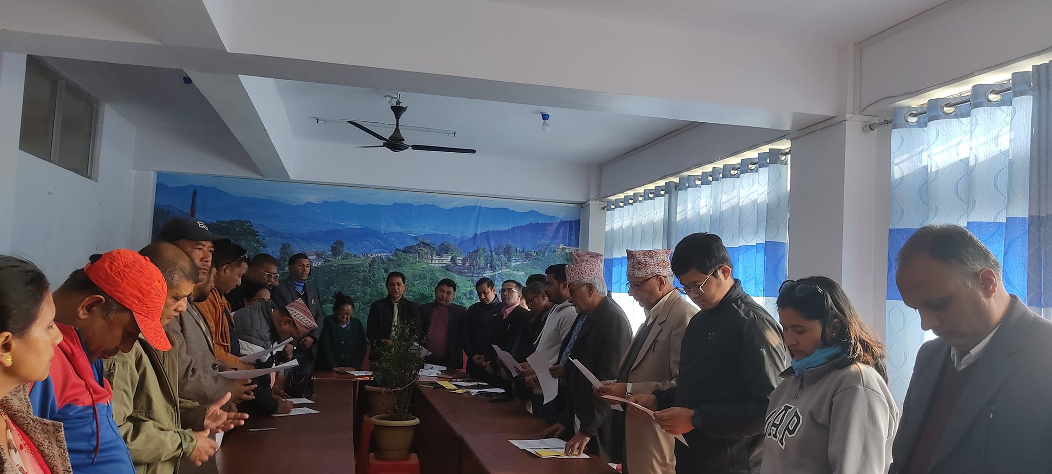 इलाम नगरपालिकाको विभिन्न प्रतिष्ठान र परिषदका पदाधिकारीको सपथ ग्रहण